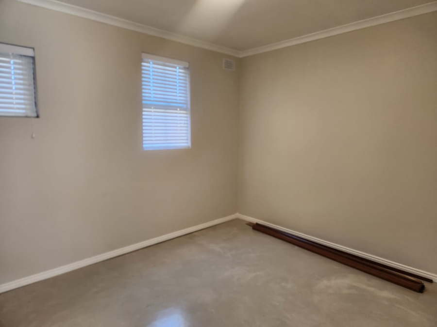 To Let 1 Bedroom Property for Rent in Mabille Park Western Cape